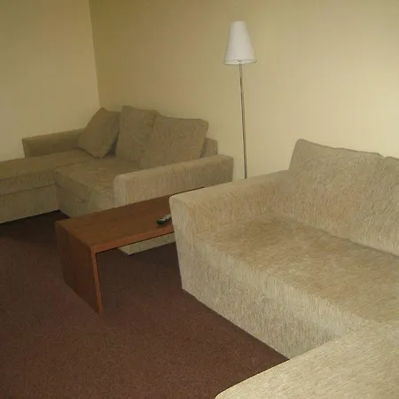 Carolina 2* パルヌ