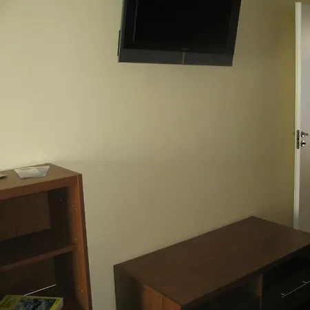 Carolina Παρνού