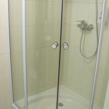 Carolina 2* パルヌ