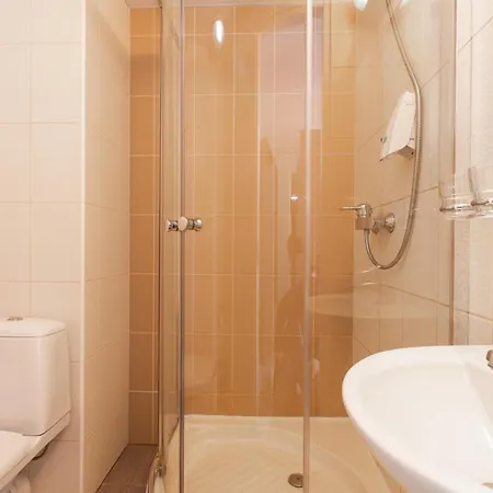 Carolina ホテル 2*