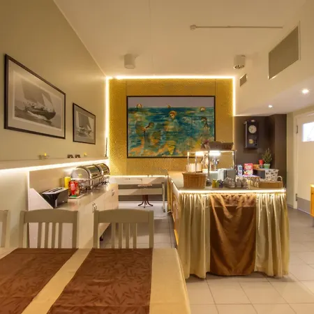 ホテル Carolina 2*