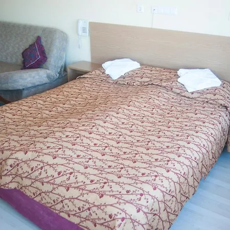 Carolina 2* Παρνού