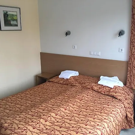 Carolina 2* Παρνού